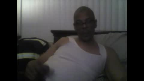 Snapshot of busturgutzgd11 chatting on 02/19/25, 02:33 Busturgutzgd1 online show from 02/19/25, 02:33