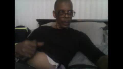 Snapshot of busturgutzgd11 chatting on 02/20/25, 02:18 Busturgutzgd1 online show from 02/20/25, 02:18