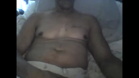 Snapshot of busturgutzgd11 chatting on 09/29/25, 06:02 Busturgutzgd1 online show from 09/29/25, 06:02