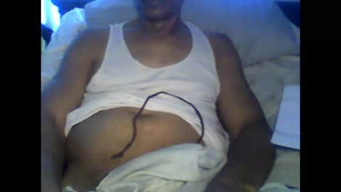 Snapshot of busturgutzgd11 chatting on 10/12/25, 11:04 Busturgutzgd1 online show from 10/12/25, 11:04