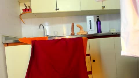 Snapshot of busty_glow chatting on 10/03/25, 10:34 busty_glow online show from 10/03/25, 10:34