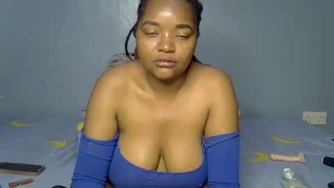 busty kenzi online show from 06/07/26, 10:41