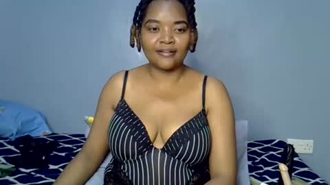 Snapshot of busty_kenzi chatting on 07/18/26, 07:50 busty kenzi online show from 07/18/26, 07:50