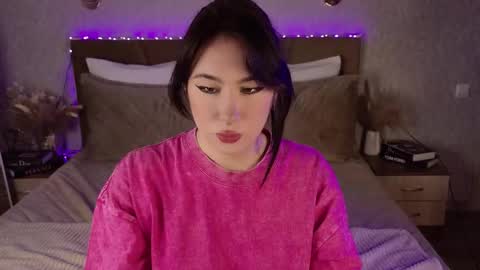 Snapshot of busty_lina chatting on 10/18/25, 05:21 Lina online show from 10/18/25, 05:21