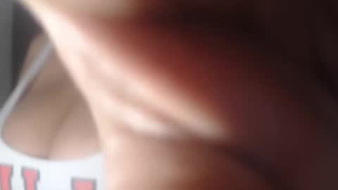 Snapshot of bustyamanda_ chatting on 06/04/26, 12:33 Amanda online show from 06/04/26, 12:33