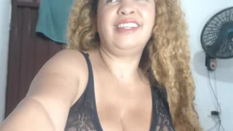Snapshot of bustyamanda_ chatting on 07/30/26, 12:04 Amanda online show from 07/30/26, 12:04