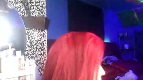 busybee83 online show from 01/29/25, 04:47