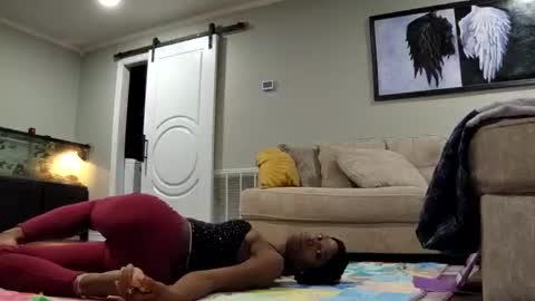 Snapshot of butt3rcup chatting on 09/22/25, 06:32 Goddess online show from 09/22/25, 06:32