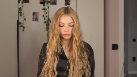 butteflai online show from 04/23/26, 08:13