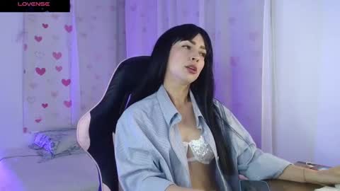 Snapshot of butterfly_xo chatting on 01/13/26, 09:42 Antonella online show from 01/13/26, 09:42