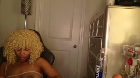 butterfly booty online show from 12/21/25, 01:02