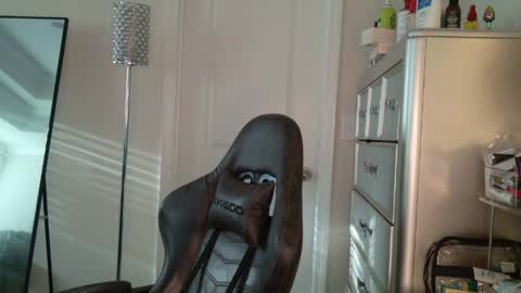 butterfly booty online show from 04/01/26, 12:39