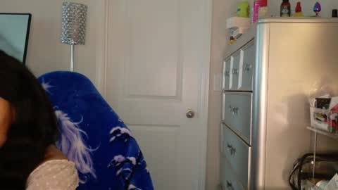 butterfly booty online show from 04/06/26, 09:27