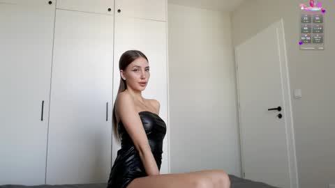 Lauren online show from 06/03/26, 01:25