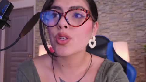 Snapshot of butterflyx39 chatting on 05/26/26, 08:38 Lia Butterfly online show from 05/26/26, 08:38