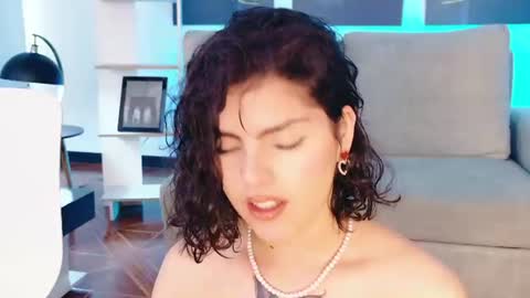Lia Butterfly  online show from 07/04/26, 07:09