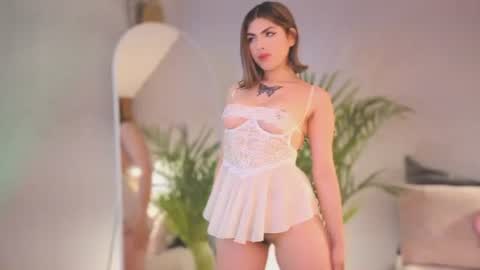 Lia Butterfly  online show from 08/01/26, 12:15