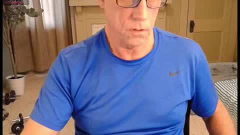 Miles online show from 11/11/25, 07:36