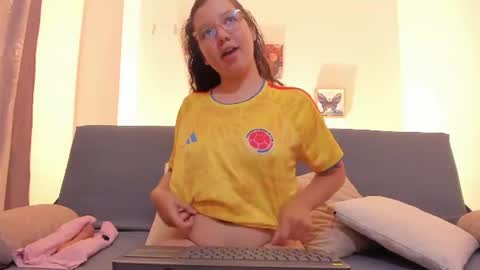 Snapshot of buunny_bella chatting on 06/28/26, 03:23 BUNNY BELLA online show from 06/28/26, 03:23