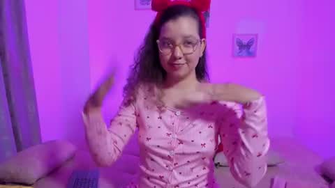 Snapshot of buunny_bella chatting on 08/02/26, 03:27 BUNNY BELLA online show from 08/02/26, 03:27