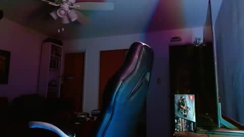 Snapshot of bwall1425 chatting on 12/23/24, 11:57 bwall1425 online show from 12/23/24, 11:57