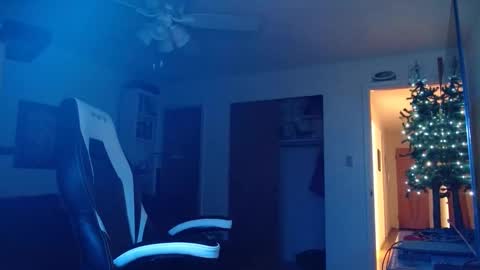 Snapshot of bwall1425 chatting on 12/28/24, 05:55 bwall1425 online show from 12/28/24, 05:55