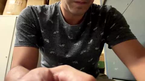 bxbomber2012 online show from 10/28/25, 08:11