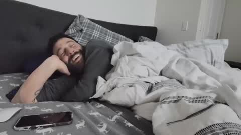 Snapshot of c2cmee chatting on 12/12/24, 08:14 c2cmee online show from 12/12/24, 08:14