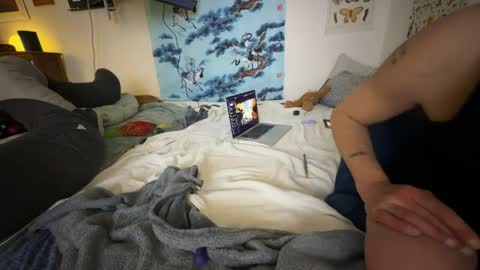 c2cmee online show from 04/22/26, 07:11