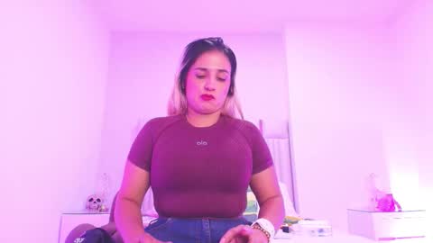 Snapshot of c_fox_ chatting on 10/31/25, 03:29 Carolina online show from 10/31/25, 03:29