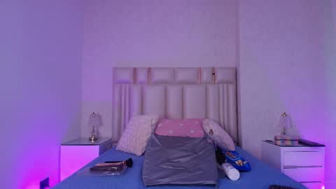 Carolina online show from 04/23/26, 03:08