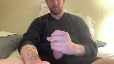 Snapshot of c_suite chatting on 11/28/25, 04:15 c_suite online show from 11/28/25, 04:15