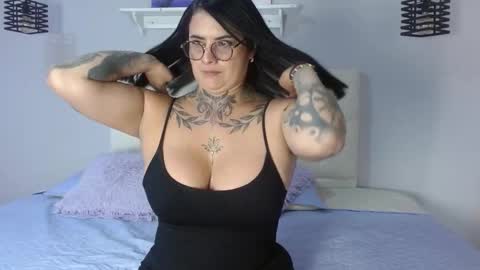 Candy online show from 10/03/25, 08:17