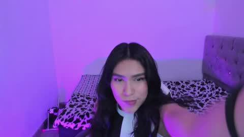 Snapshot of caelisse_cb chatting on 11/28/25, 03:04 caelisse_cb online show from 11/28/25, 03:04