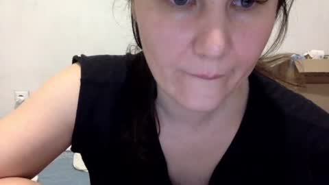 Snapshot of caffeinated_lamb chatting on 10/25/25, 06:02 Lamb online show from 10/25/25, 06:02