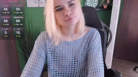 Snapshot of caitlin_crazy chatting on 06/02/26, 10:17 Gina online show from 06/02/26, 10:17
