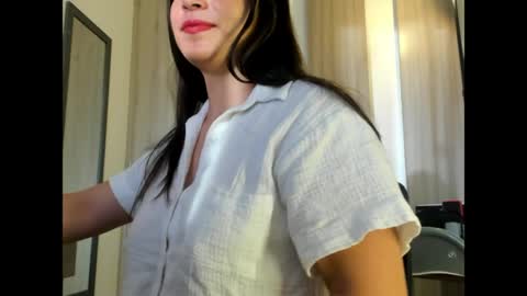 caitlingomez0 online show from 05/18/26, 11:27