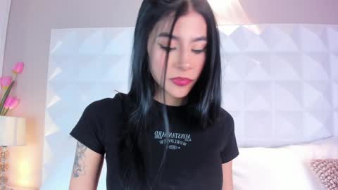 Snapshot of caitlyncouper chatting on 12/26/24, 05:19 Caitlyn online show from 12/26/24, 05:19