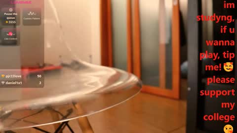 Kitty online show from 12/04/25, 10:07