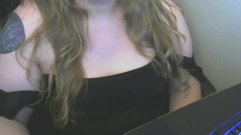 Calie online show from 06/11/26, 01:05