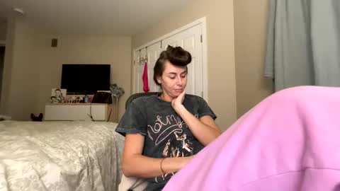 Snapshot of calicambri chatting on 10/13/25, 09:15 The Cali Cambri online show from 10/13/25, 09:15