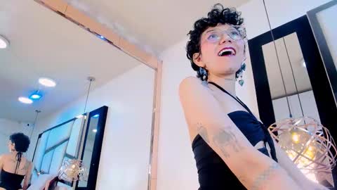 Snapshot of calioperoux chatting on 03/01/26, 08:44 Caliope online show from 03/01/26, 08:44