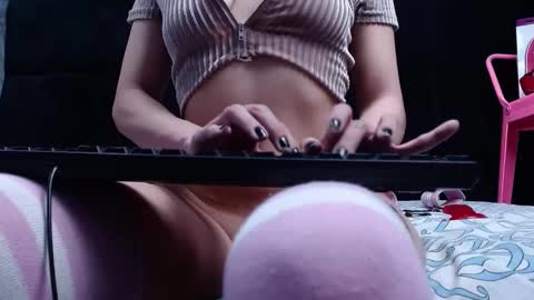 Snapshot of calipso_swet chatting on 12/20/24, 07:44 Calipso Swet online show from 12/20/24, 07:44