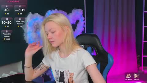 Robin online show from 12/22/25, 02:52