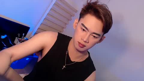 Snapshot of callme_gameslayer chatting on 12/03/24, 03:44 Arthr online show from 12/03/24, 03:44