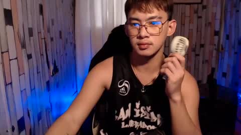 Snapshot of callme_gameslayer chatting on 01/21/25, 05:49 Arthr online show from 01/21/25, 05:49