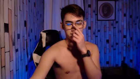 Snapshot of callme_gameslayer chatting on 01/21/25, 06:23 Arthr online show from 01/21/25, 06:23