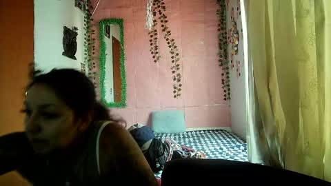 Snapshot of callme_lolas chatting on 05/10/26, 10:04 paula online show from 05/10/26, 10:04