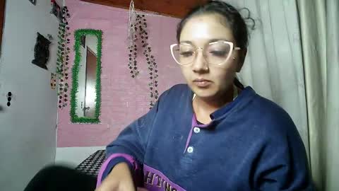 Snapshot of callme_lolas chatting on 05/15/26, 11:23 paula online show from 05/15/26, 11:23