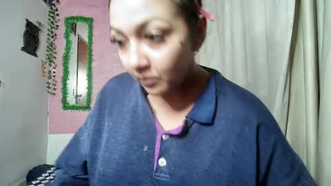 Snapshot of callme_lolas chatting on 05/17/26, 04:54 paula online show from 05/17/26, 04:54